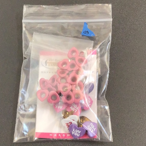 💕 Valentines Finishing Eyelets and Brads for Scrapbooking 💕 - Picture 2 of 2